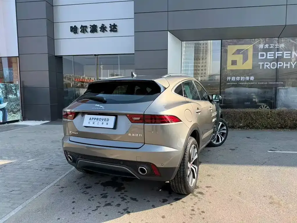 Jaguar E-PACE — фото 3