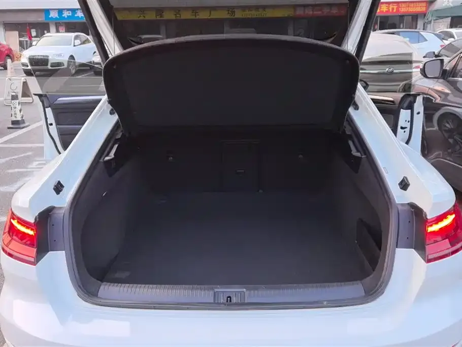 Volkswagen CC 2022 из CN, фото 4