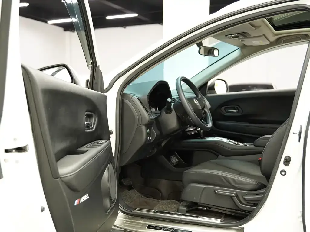 Honda Vezel 2022 из CN, фото 10