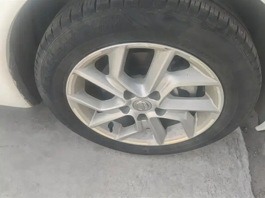 Nissan Tiida 2022 из CN, фото 7