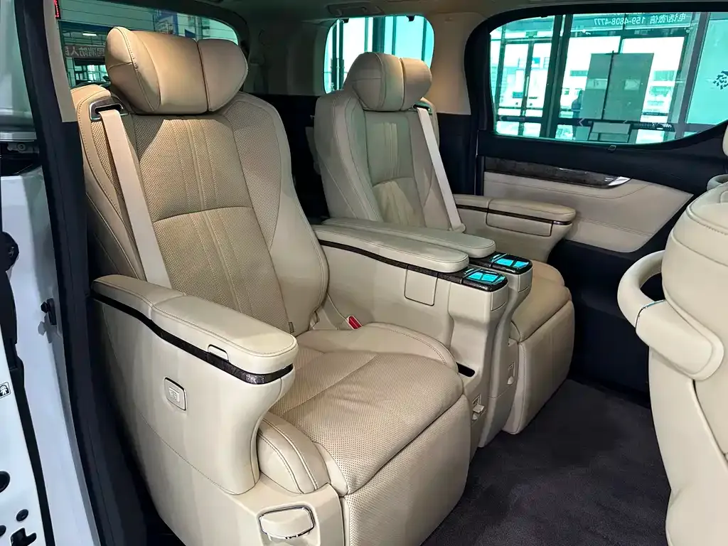 Toyota Vellfire 2023 из CN, фото 6