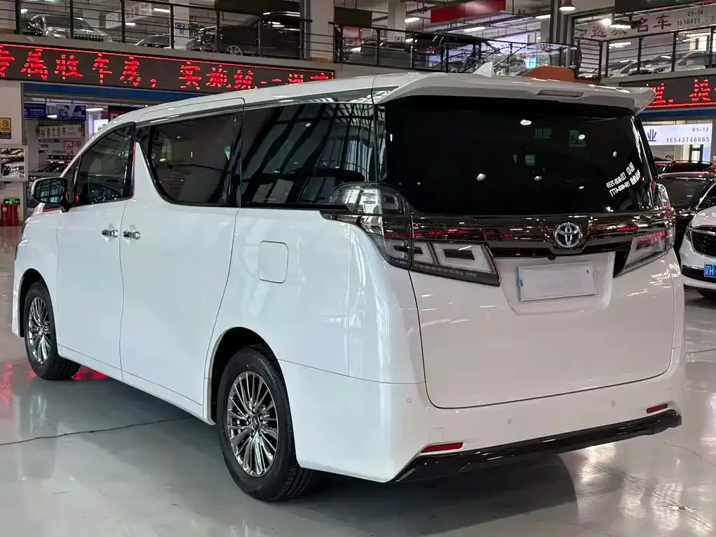 Toyota Vellfire 2023 из CN, фото 7