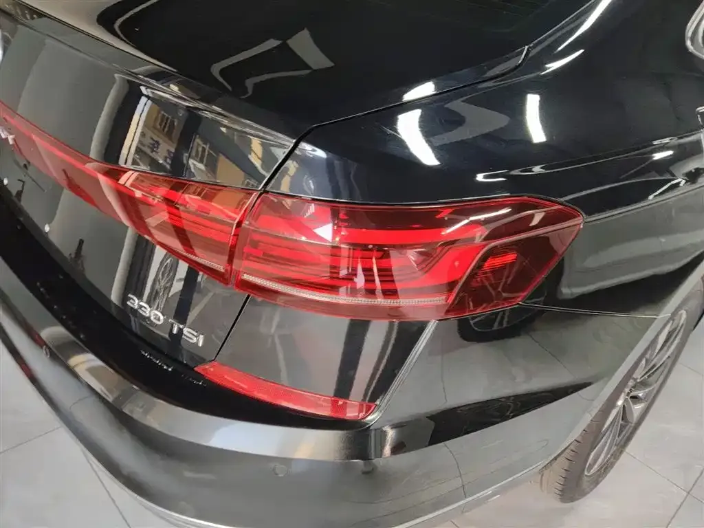 Volkswagen Passat — фото 10