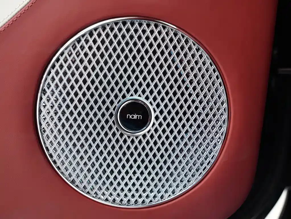 Bentley Continental PHEV 2025 из CN, фото 10