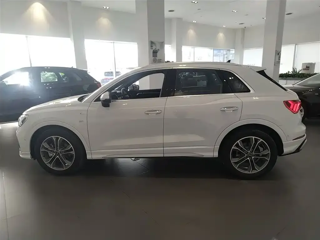 Audi Q3 2025 из CN, фото 6