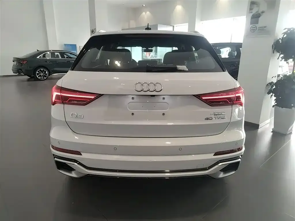 Audi Q3 2025 из CN, фото 2
