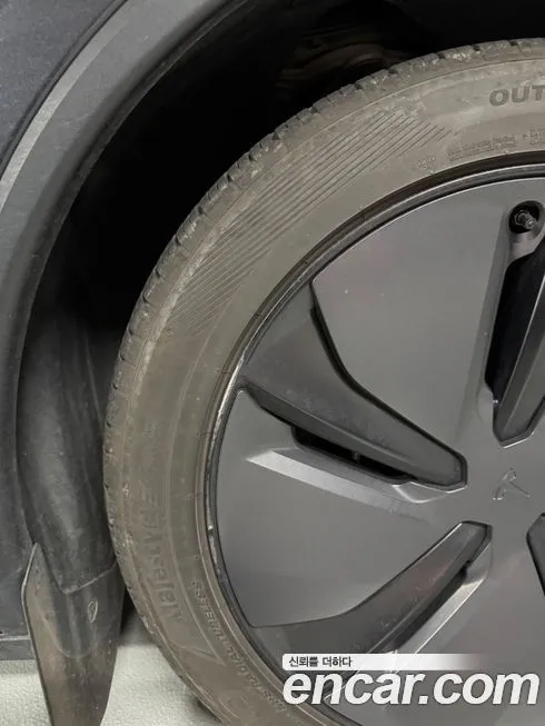 Tesla Model Y 2025 из KR, фото 3