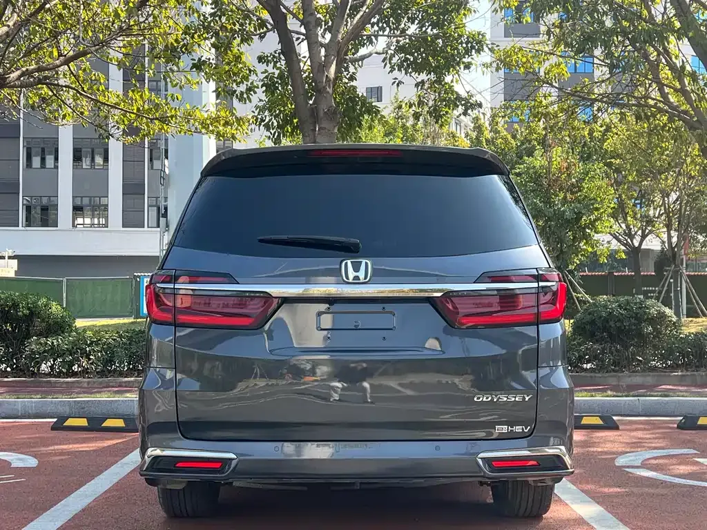 Honda Odyssey — фото 6