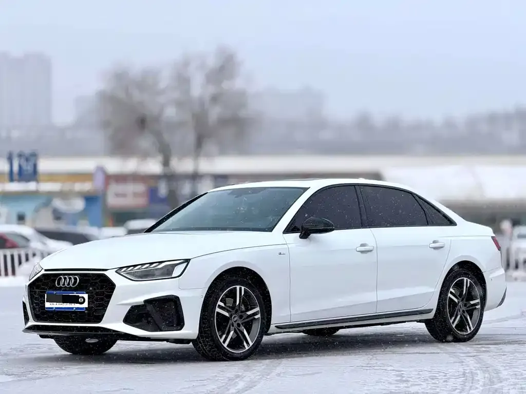 Audi A4L 2023 из CN, фото 1