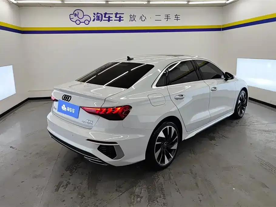 Audi A3 2023 из CN, фото 6
