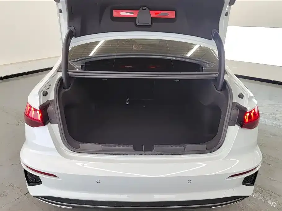 Audi A3 2023 из CN, фото 8
