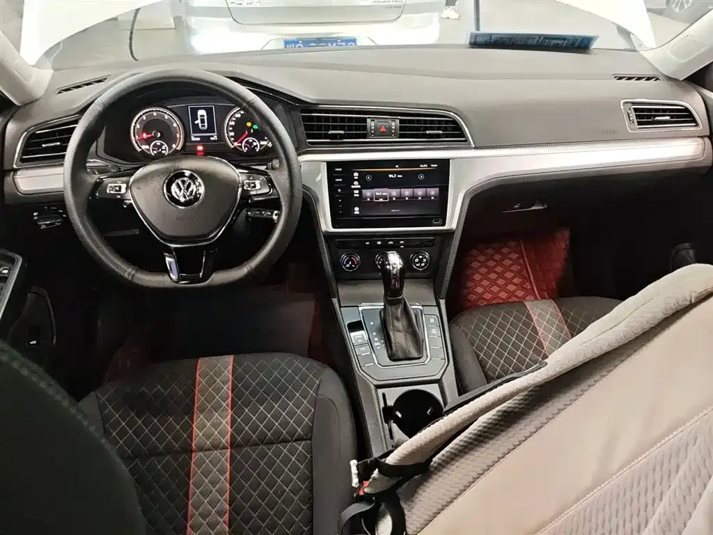 Volkswagen Lamando 2021 из CN, фото 3