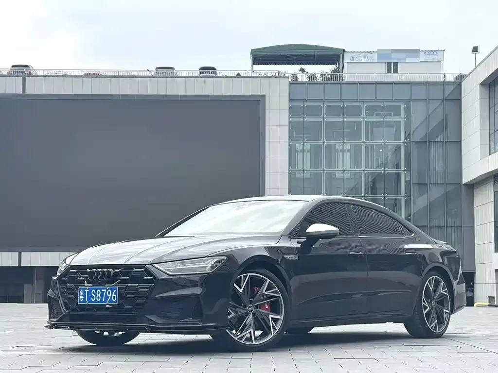 Audi A7L 2023 из CN, фото 1