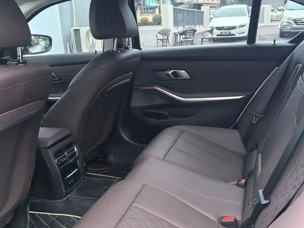 BMW 3 Series 2023 из CN, фото 8