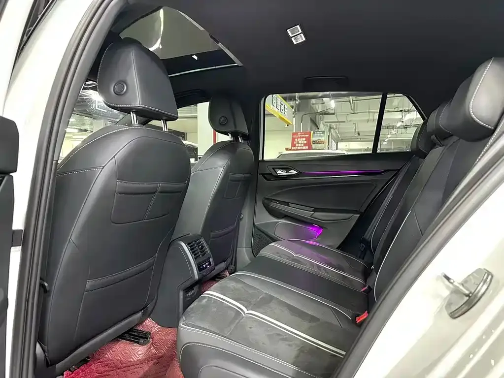 Volkswagen Golf 2022 из CN, фото 3