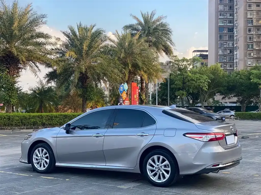 Toyota Camry 2023 из CN, фото 5