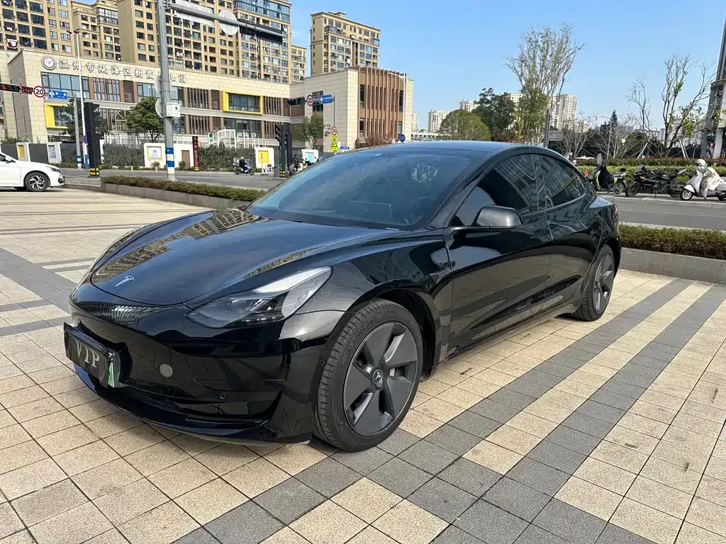Tesla Model 3 — фото 3