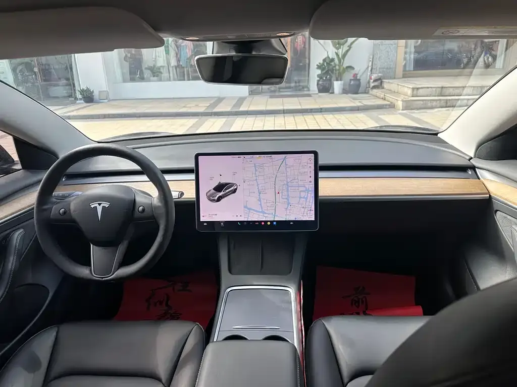 Tesla Model 3 — фото 6
