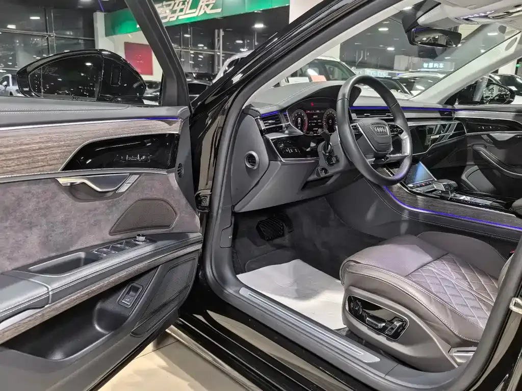 Audi A8 2024 из CN, фото 5