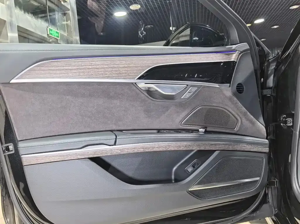 Audi A8 2024 из CN, фото 7