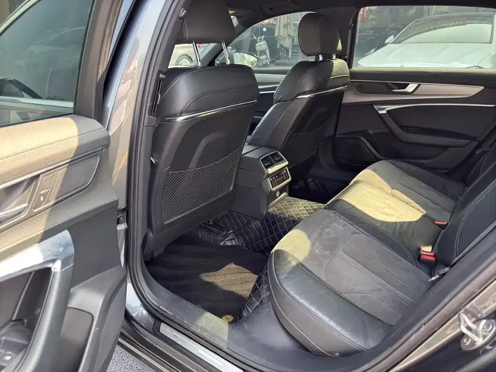 Audi A6L 2021 из CN, фото 2