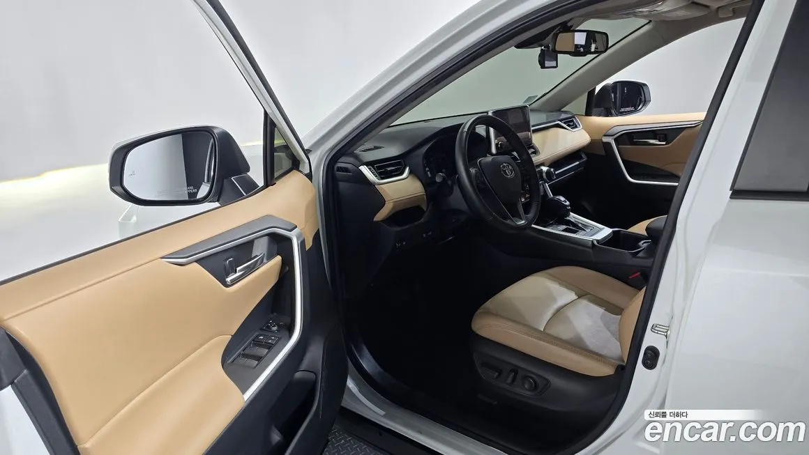 Toyota RAV4 2023 из KR, фото 7