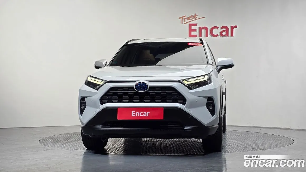 Toyota RAV4 2023 из KR, фото 2