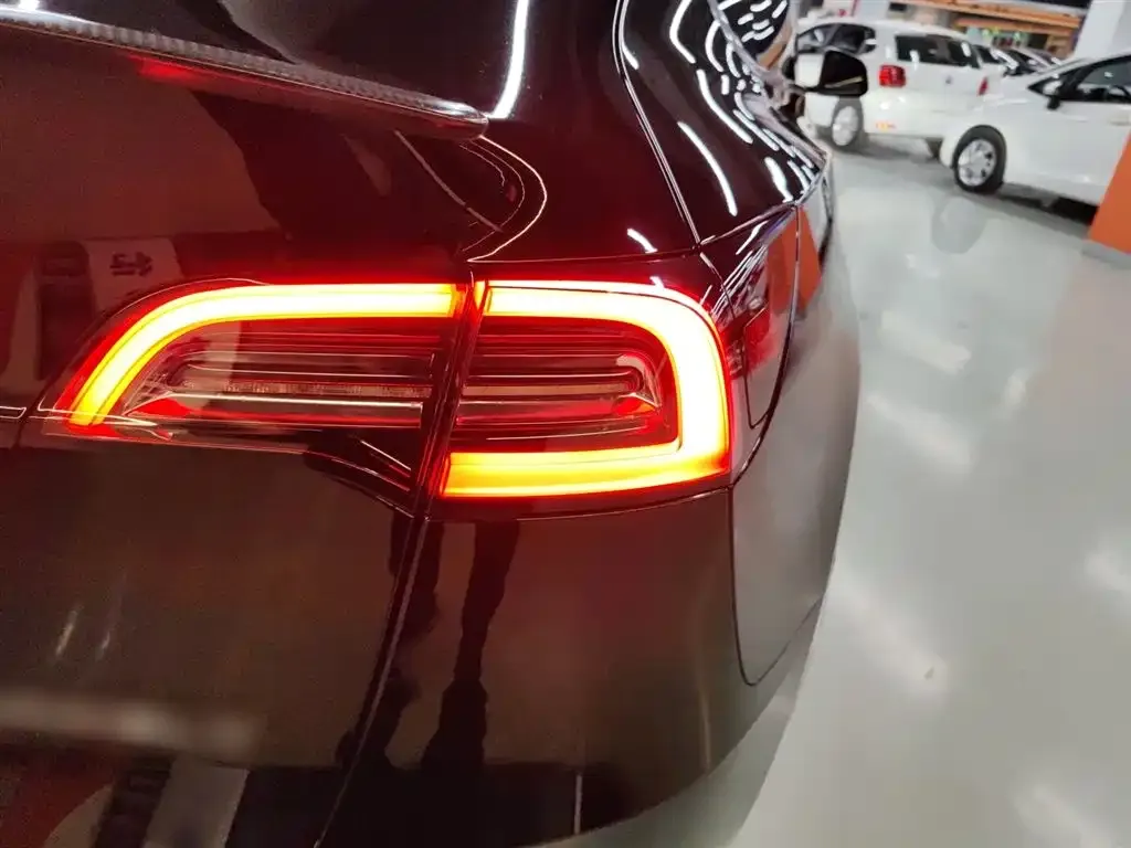 Tesla Model Y 2023 из CN, фото 9