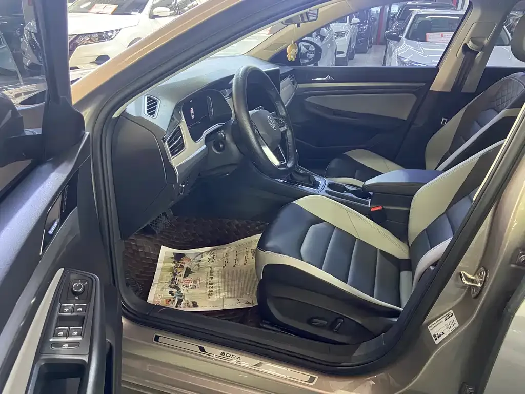 Volkswagen Bora 2023 из CN, фото 10