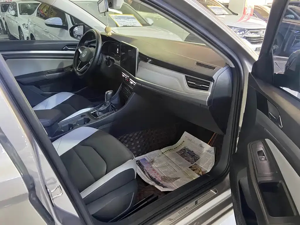 Volkswagen Bora 2023 из CN, фото 8