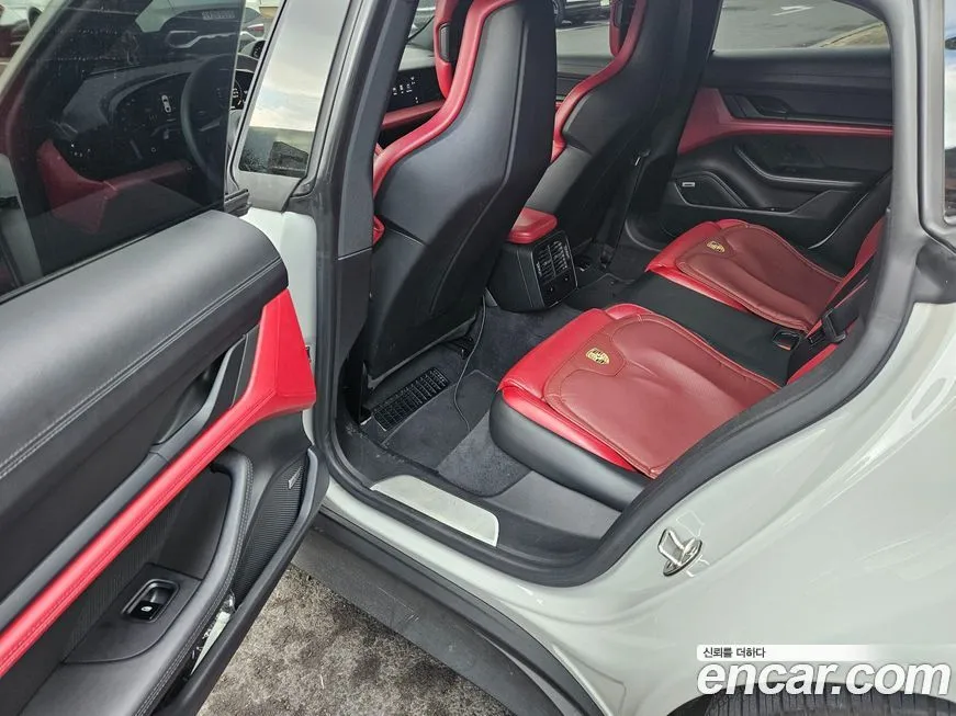 Porsche Taycan 2021 из KR, фото 10