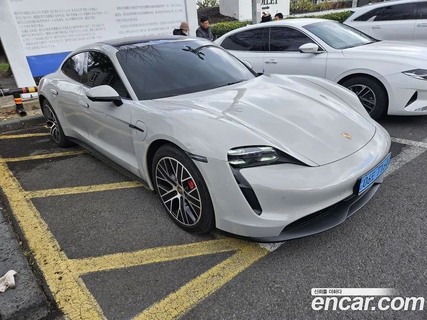 Porsche Taycan 2021 из KR, фото 2