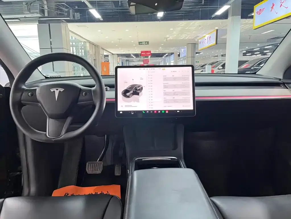 Tesla Model Y — фото 5