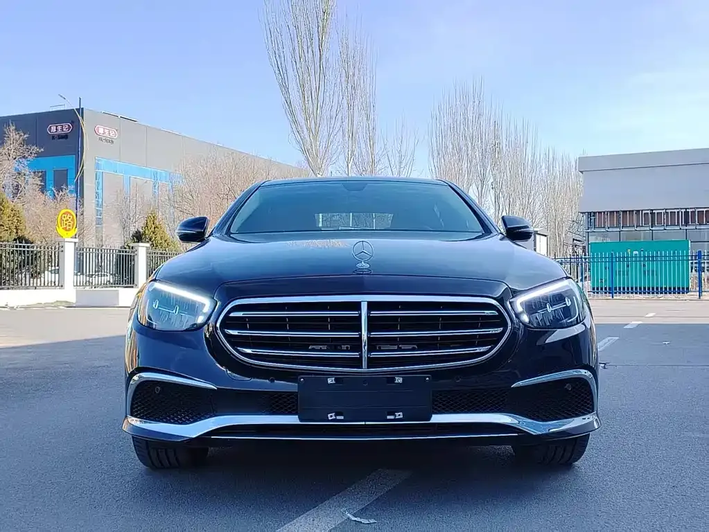 Mercedes-Benz E-Class — фото 10