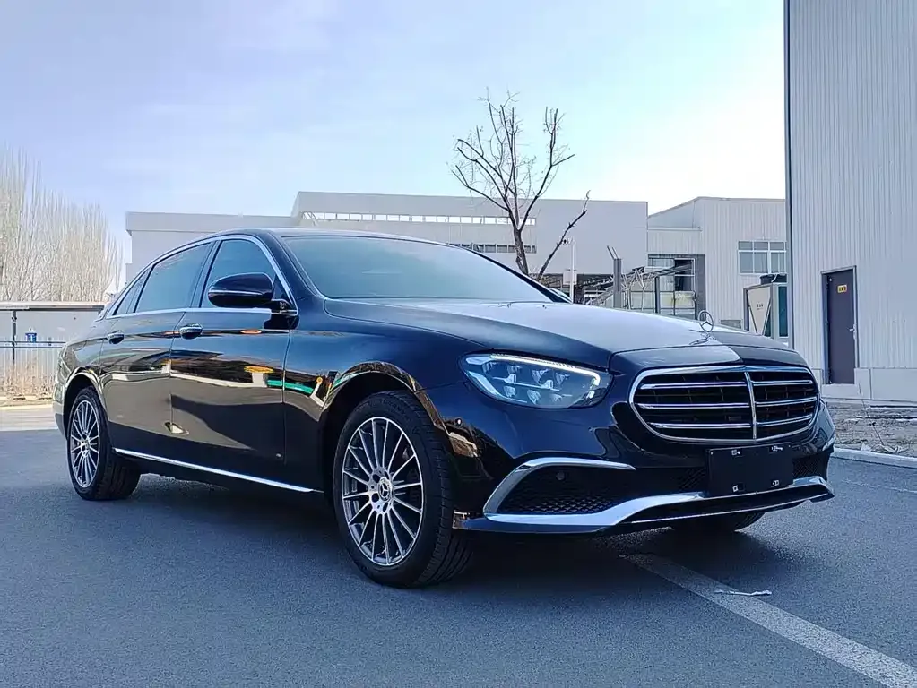 Mercedes-Benz E-Class — фото 5