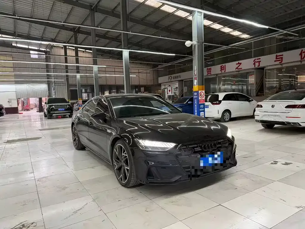 Audi A7L 2022 из CN, фото 1