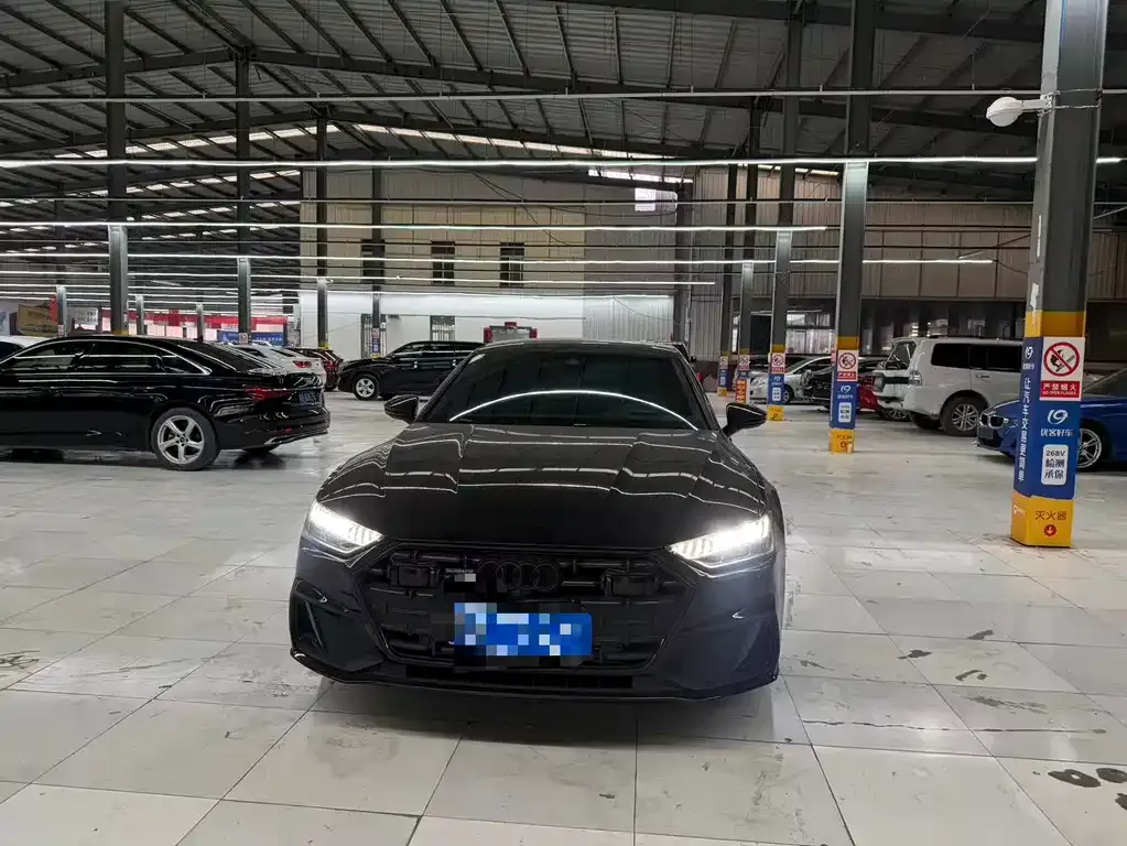 Audi A7L 2022 из CN, фото 9