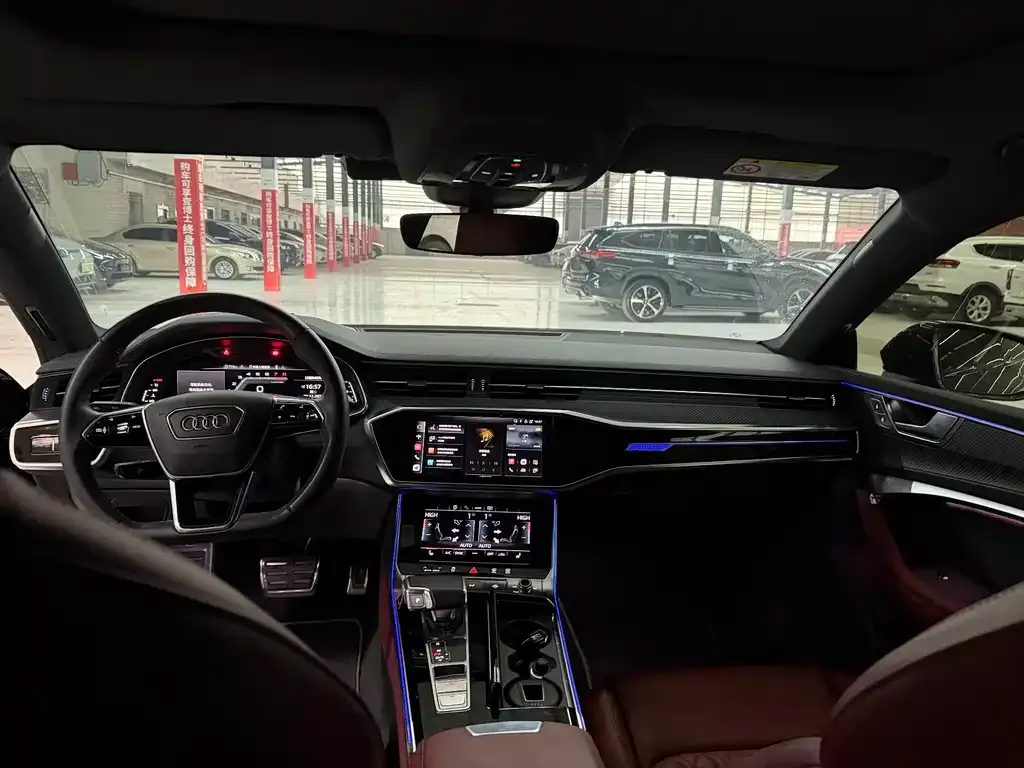 Audi A7L 2022 из CN, фото 4