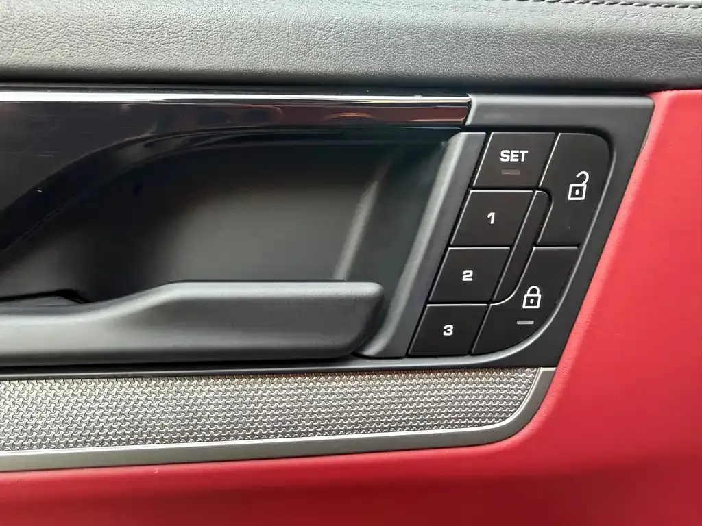 Porsche Cayenne 2024 из CN, фото 4
