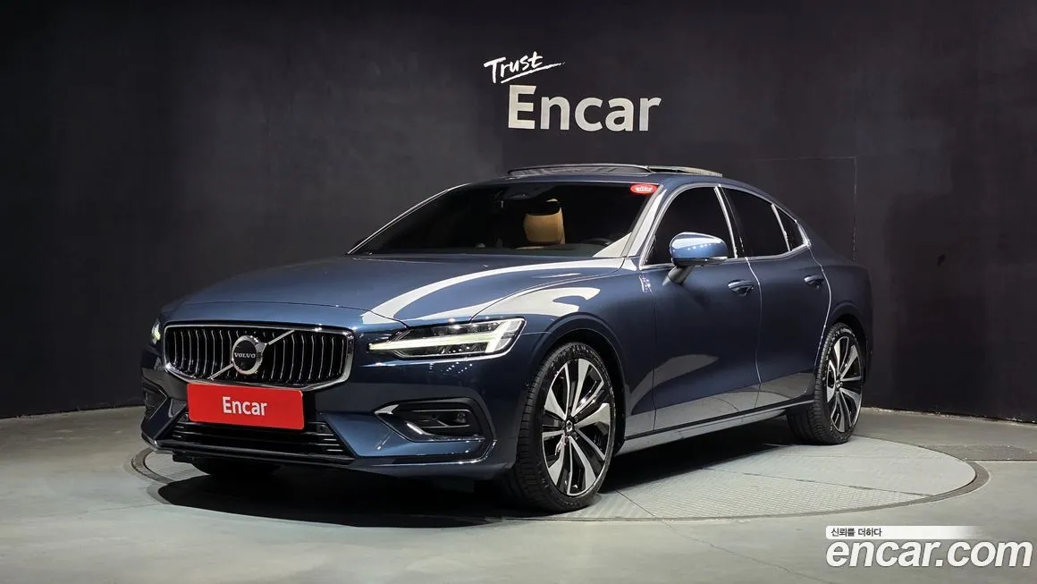 Volvo S60 — фото 1