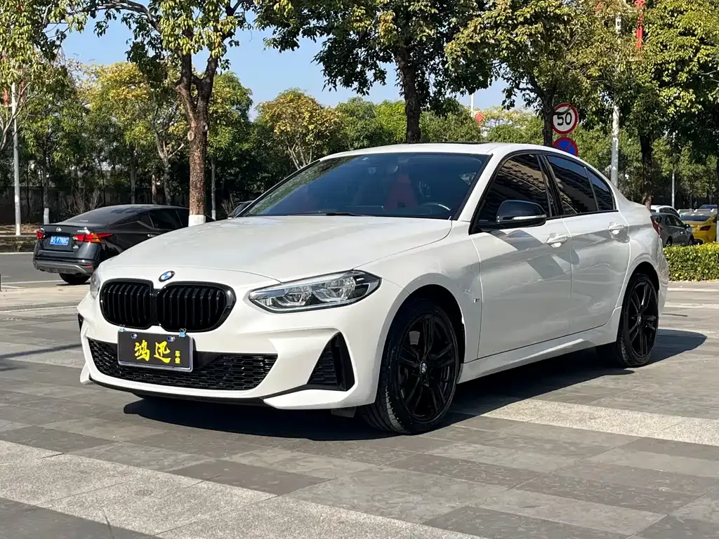 BMW 1 Series 2022 из CN, фото 1
