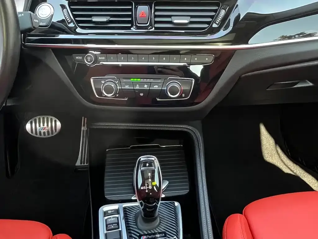 BMW 1 Series 2022 из CN, фото 3
