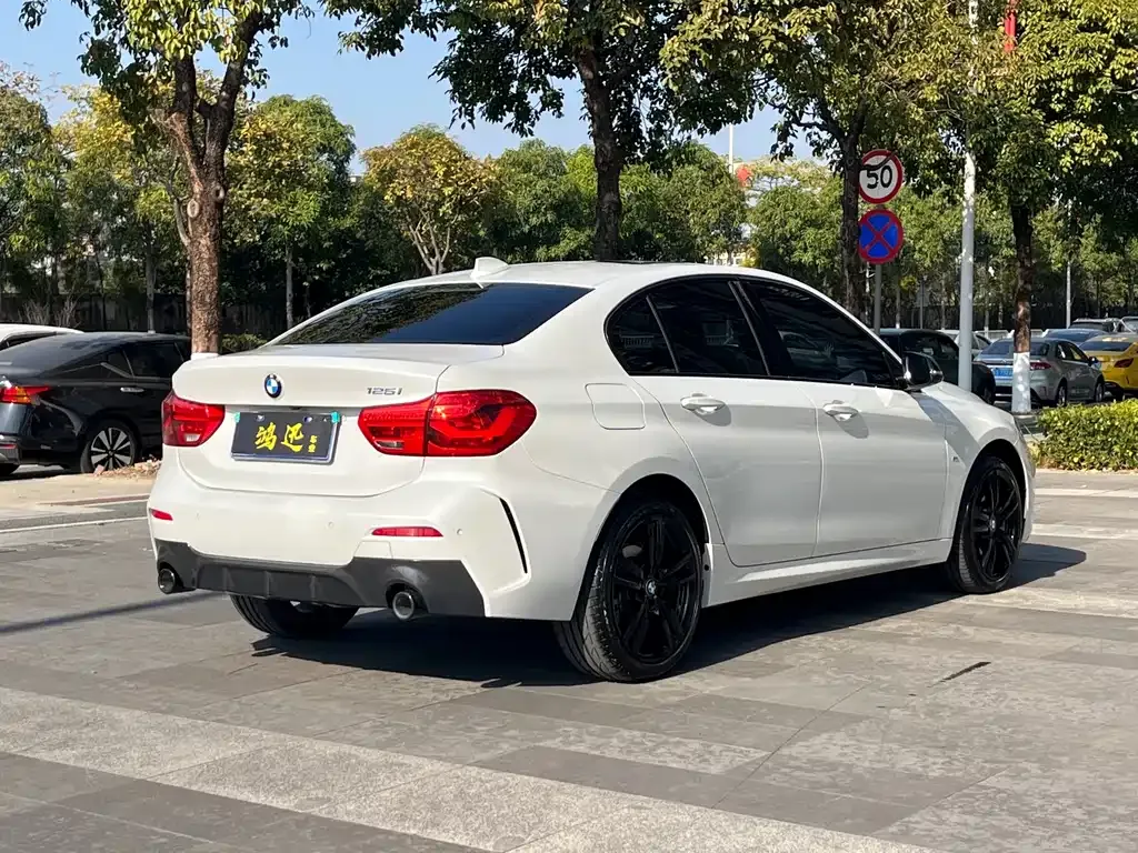 BMW 1 Series 2022 из CN, фото 4