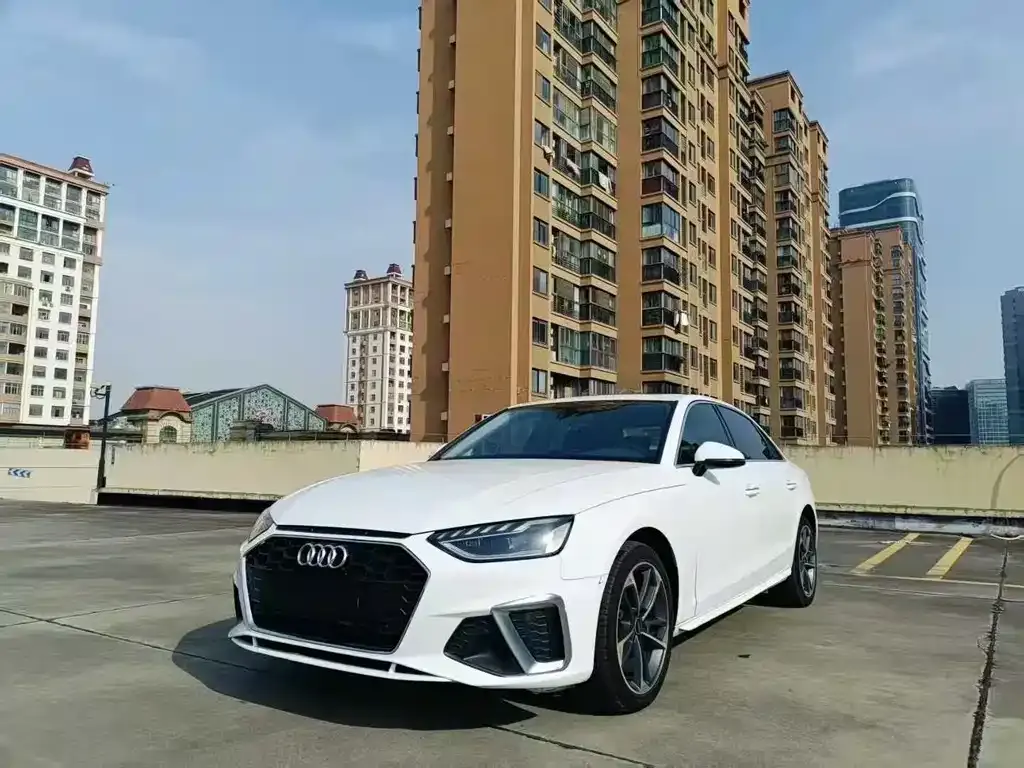 Audi A4L 2022 из CN, фото 1