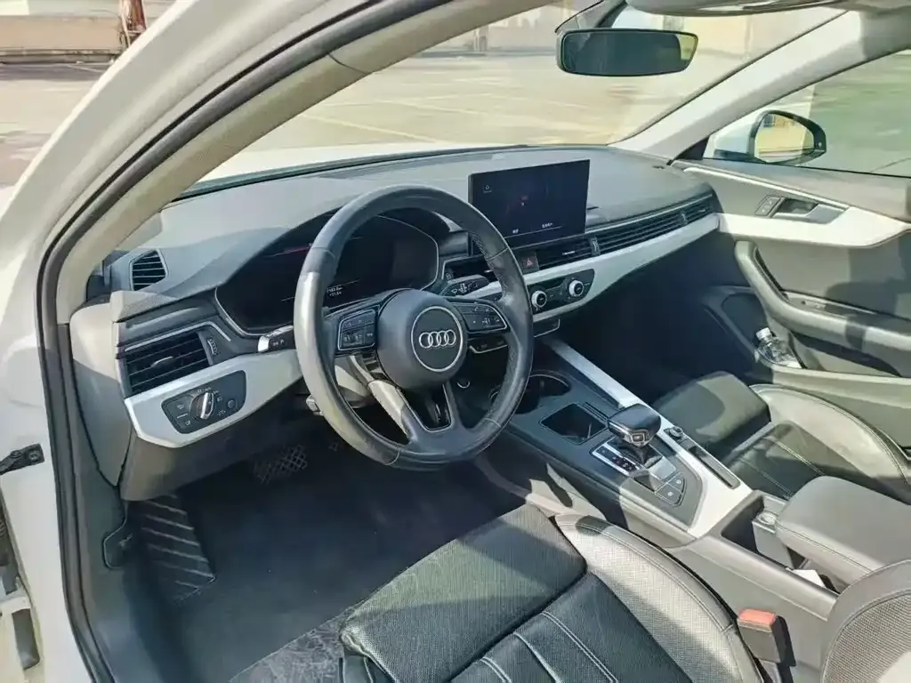 Audi A4L 2022 из CN, фото 5