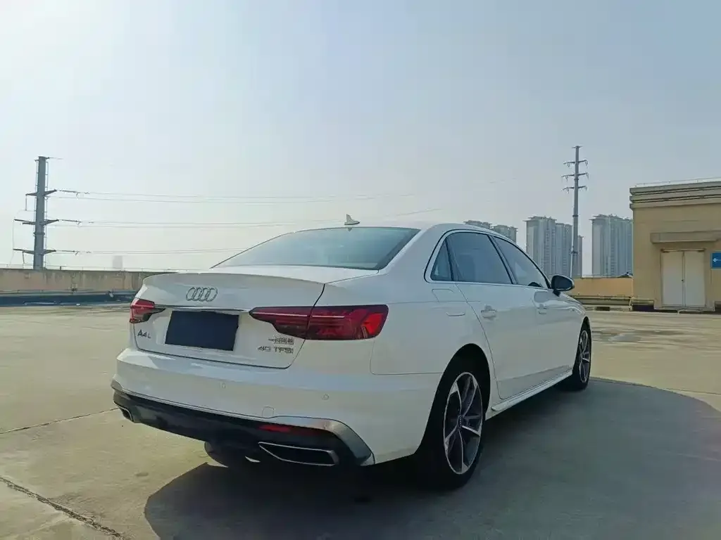 Audi A4L 2022 из CN, фото 7
