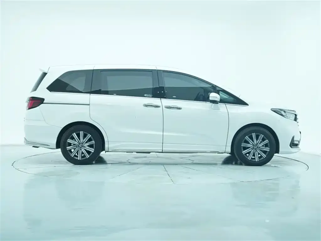 Honda Odyssey — фото 10
