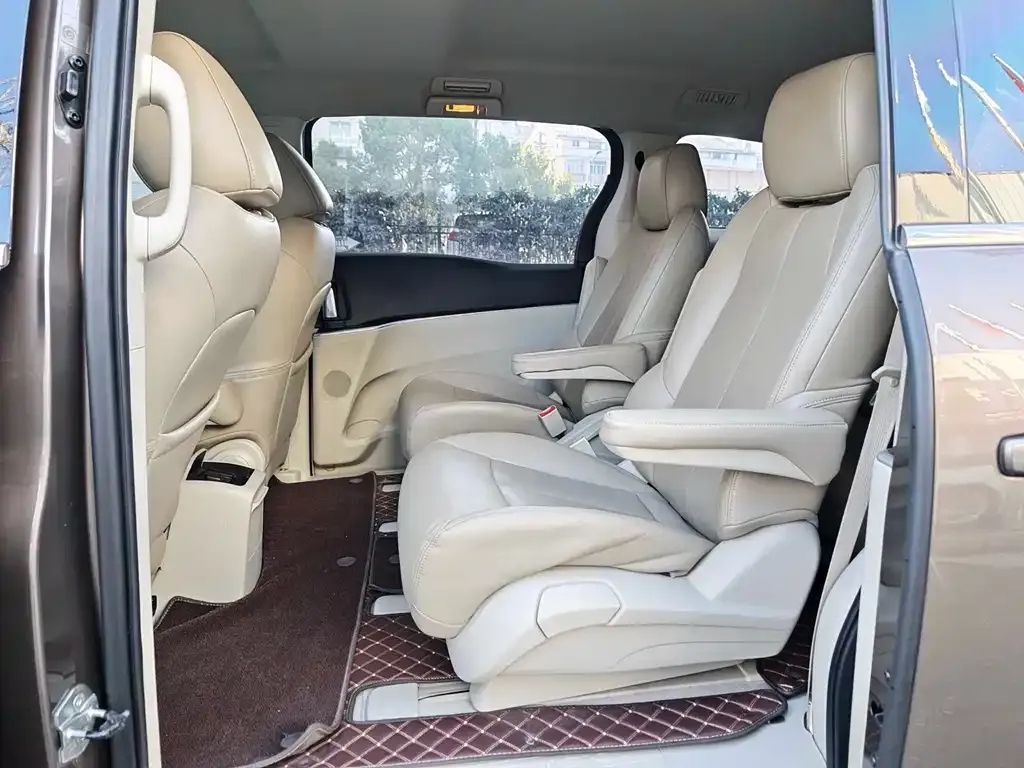 Buick GL8 2022 из CN, фото 3