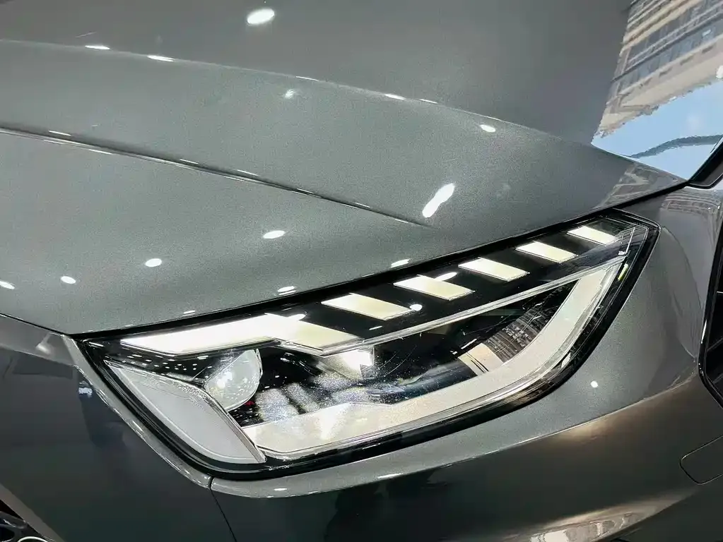Audi A4L 2023 из CN, фото 9