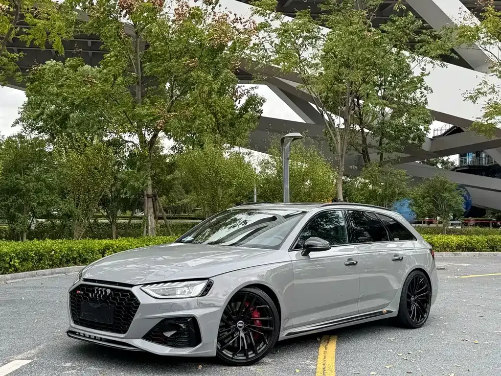 Audi RS 4 2023 из CN, фото 1
